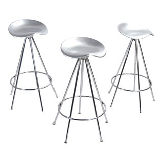 Late 20th Century Modern Aluminum Counter Stools in the Style of Jamaica Stools by Pepe Cortes - Set of 3 For Sale