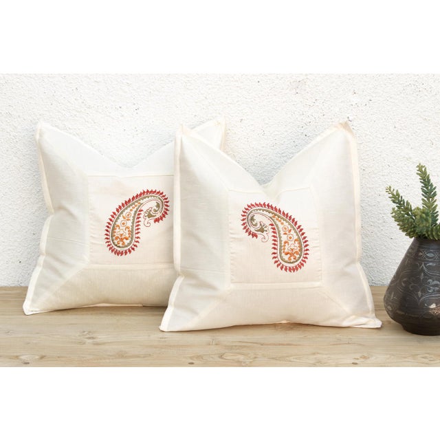 Ivory Pair of Ambi Ivory Paisley Pillow Cover For Sale - Image 8 of 8