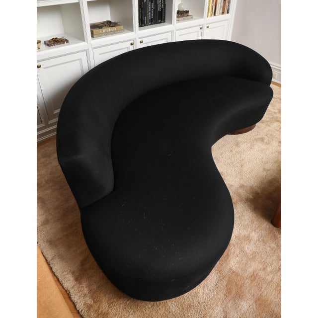 1970s Vladimir Kagan for Directional Serpentine Cloud Sofa in Black Cashmere, 1970s For Sale - Image 5 of 10