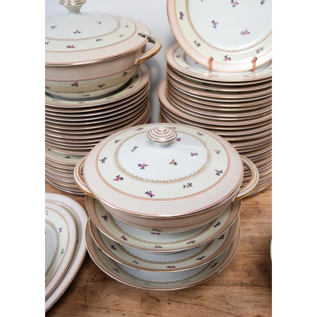 The set consists of the following 62 pieces: 28 dinner plates: 25.2 cm diameter 12 soup plates: 25 cm diameter 10...