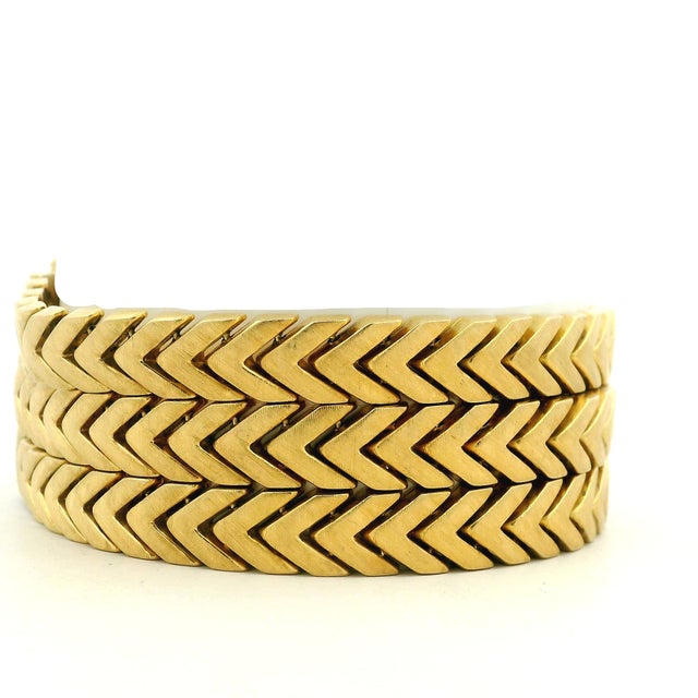 Vintage Italian 18k Gold Three-Row Chevron Bracelet, Circa 1970 For Sale - Image 4 of 10