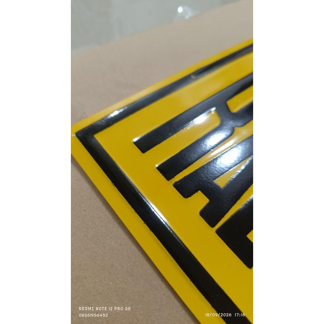 Vintage 1983 Rallye Monte-Carlo Assistance Metal Plate Sign – Authentic Embossed Motorsport Wall Art For Sale - Image 10 of 18