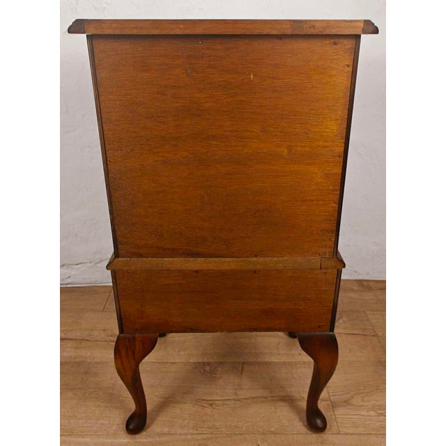 Walnut Chest of Drawers Cabriole Legs Shell Serpentine 1930s Postage Available For Sale - Image 15 of 18