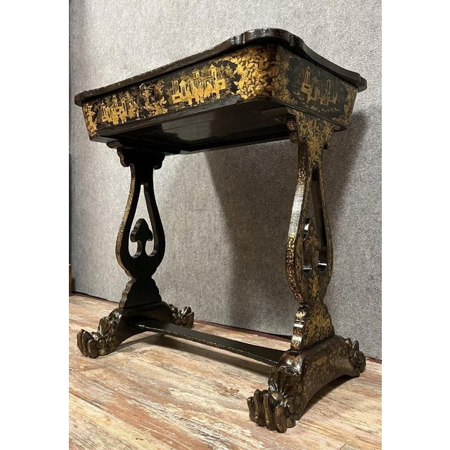 Napoleon III Lacquered Worktable in Blackened Wood with Chinese Scenes, 1850s For Sale - Image 3 of 7
