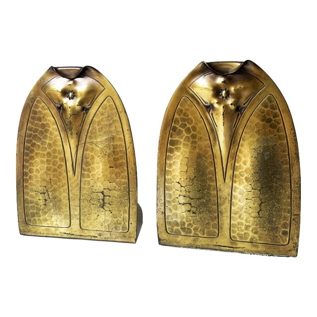 Early Mark Roycroft Trefoil Hammered Copper Bookends For Sale