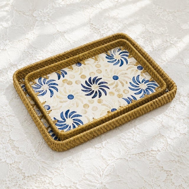 Set of Two Blue Flower Rattan Mother-of-Pearl Inlaid Rectangular Trays For Sale - Image 4 of 4