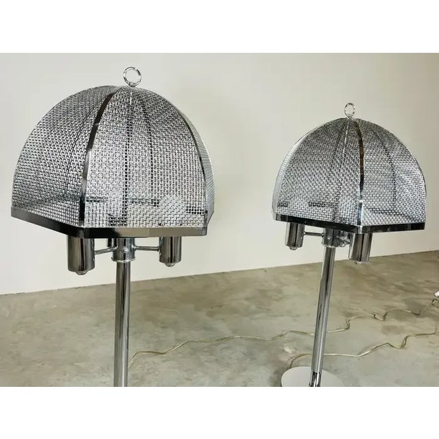Laurel Lamp Company Vintage Mid-Century Modern Pair of Laurel Style Chrome Wire Mesh Table Lamps For Sale - Image 4 of 8
