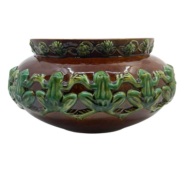 Rare vintage Bordallo Pinheiro frog bowl. Brown and green glazed pottery. Frog design with artichoke florals. Great for...