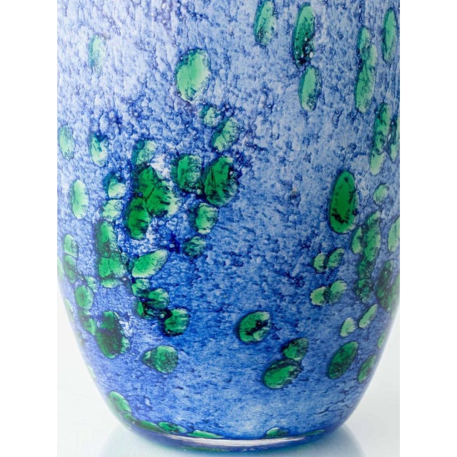 French Blue and Green Mouth-Blown Cased Art Glass Vase from La Rochère, 1960s For Sale - Image 7 of 17