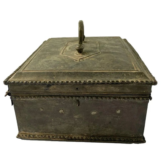 Early 19th Century Anglo Indian Georgian Campaign Patinated Brass Desk Box For Sale - Image 5 of 12