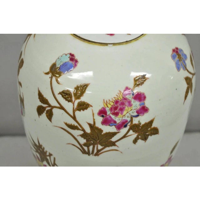 Vintage Oriental Chinese Porcelain Bulbous Jardinière Floral Oriental Table Lamp For Sale - Image 4 of 12