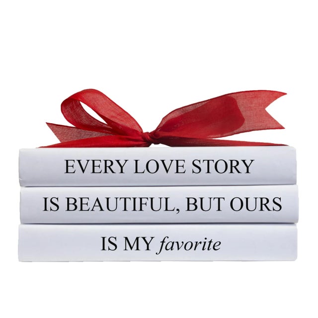 Let your thoughts be seen with these three Decorative hardback books in black with white spines. (red ribbon for photo...