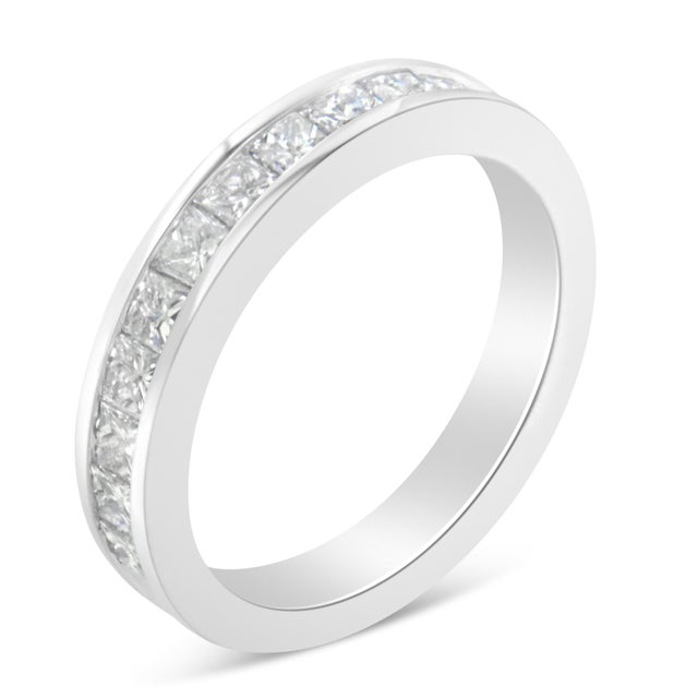 Contemporary Women's 18K White Gold Princess Cut Diamond Band Ring (1 Cttw, G-H Color, SI1-SI2 Clarity) - Size 7-1/2 For Sale - Image 3 of 6