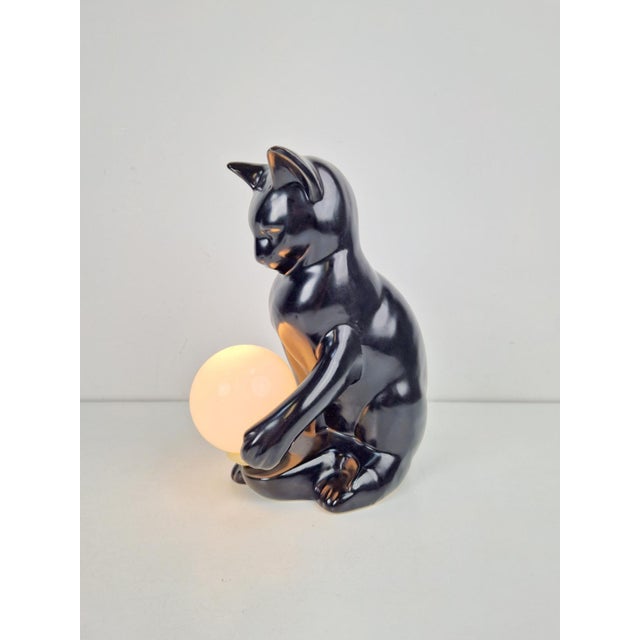 1970s Mid-Century Cat Sphere Table Lamp in Ceramic and Opal Glass, 1970s For Sale - Image 5 of 9