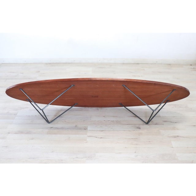 The table will be accompanied by a certificate stating that the rosewood used is not part of Appendix A, protected woods....