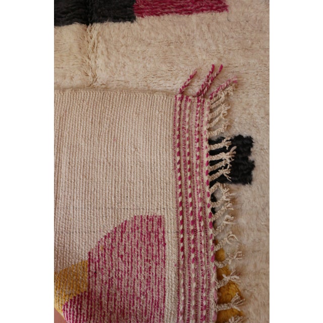 Cream Handwoven Moroccan Boujaad Rug - 5'6" X 8'1" Ft For Sale - Image 8 of 9