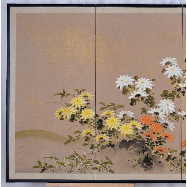 1950s Japanese Byobu "3 Colorful Chrysanthemums" Orange, White & Yellow Flowers Hand Painted 4-Panel Screen Excellent Front Good+ Back For Sale - Image 4 of 10