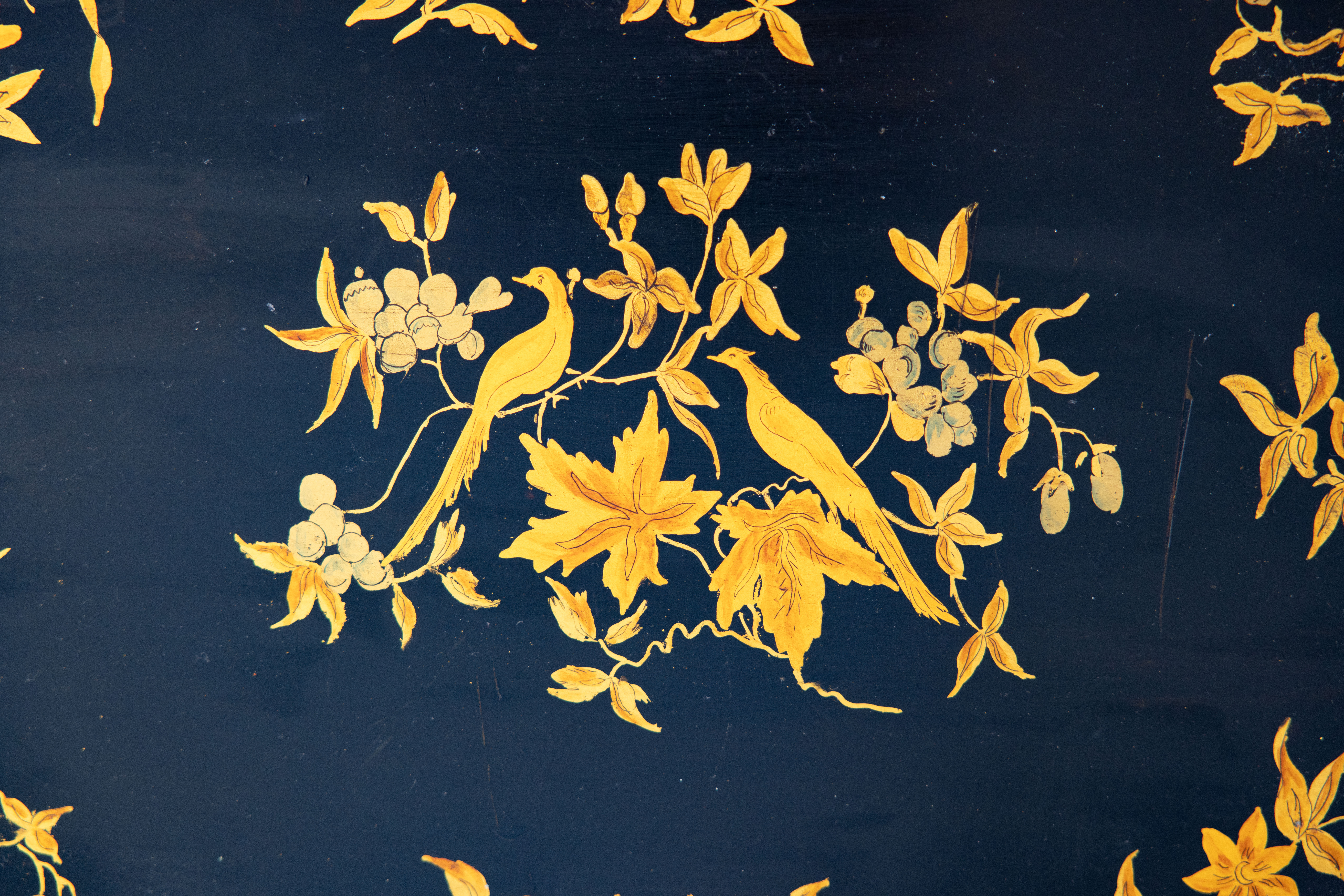 Chinoiserie Antique English Chinoiserie Hand Painted Black & Gilt Birds Floral Tole Tray For Sale - Image 3 of 8