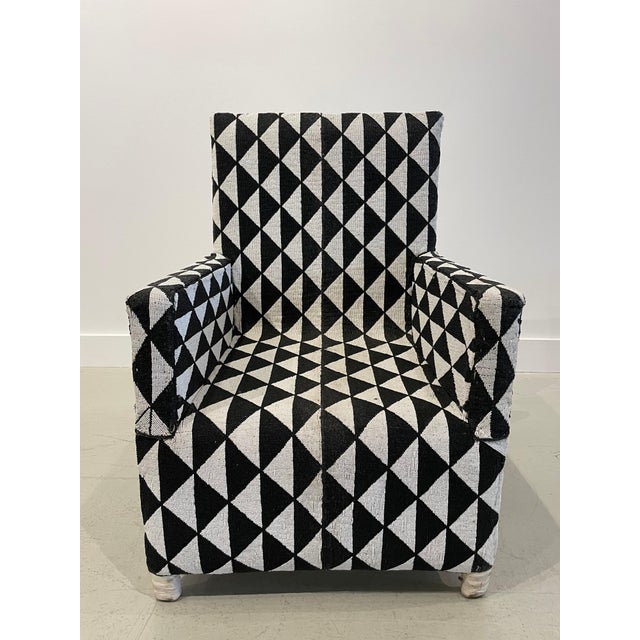 Early 20th Century Black & White Hand Beaded African Chair For Sale - Image 14 of 16
