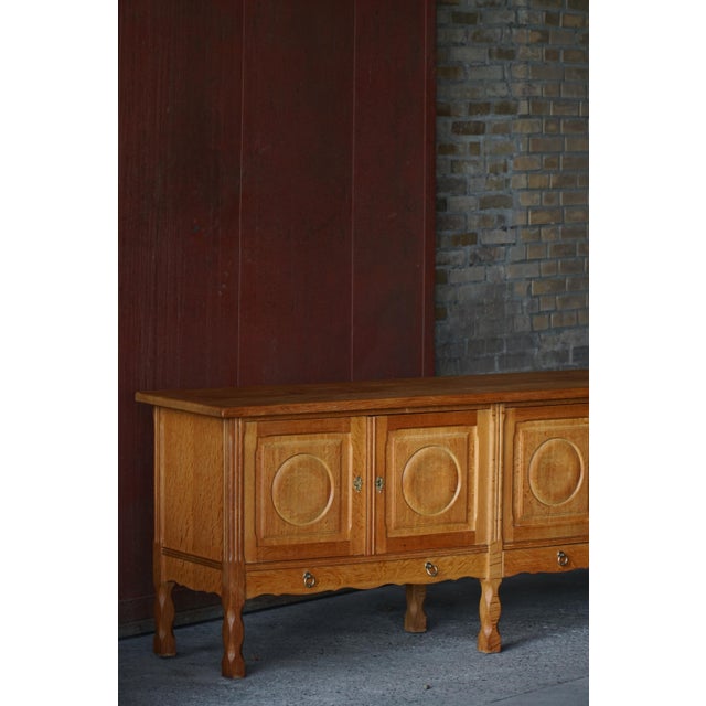 Vintage Danish Brutalist Sideboard in Oak by Henning Kjærnulf, 1960s For Sale - Image 18 of 18