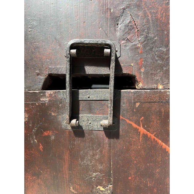 Black Antique Japanese Isho-Dansu Kimono Storage Box in Urushi Lacquer Finish For Sale - Image 8 of 18