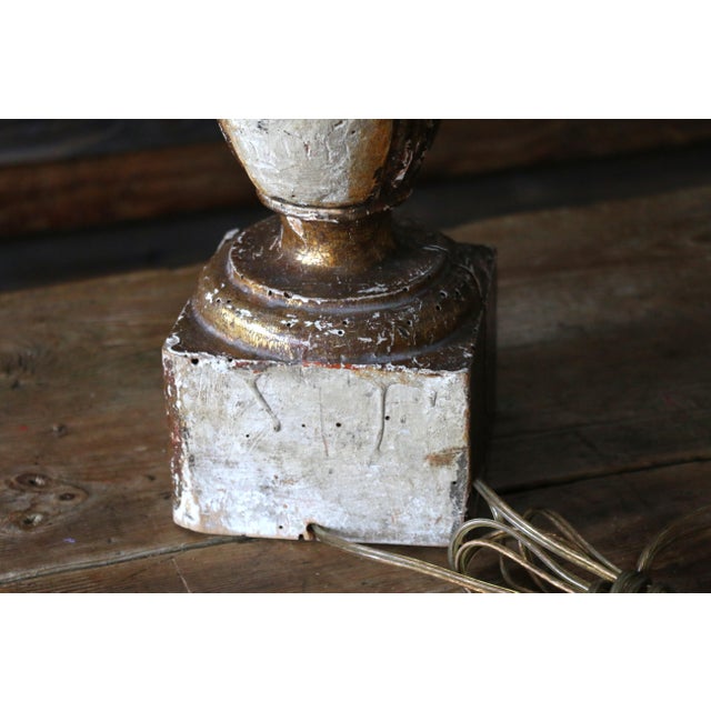Italian Pair of Carved Wood Gilt Table Lamps With Fluted Urn Bases For Sale - Image 11 of 18