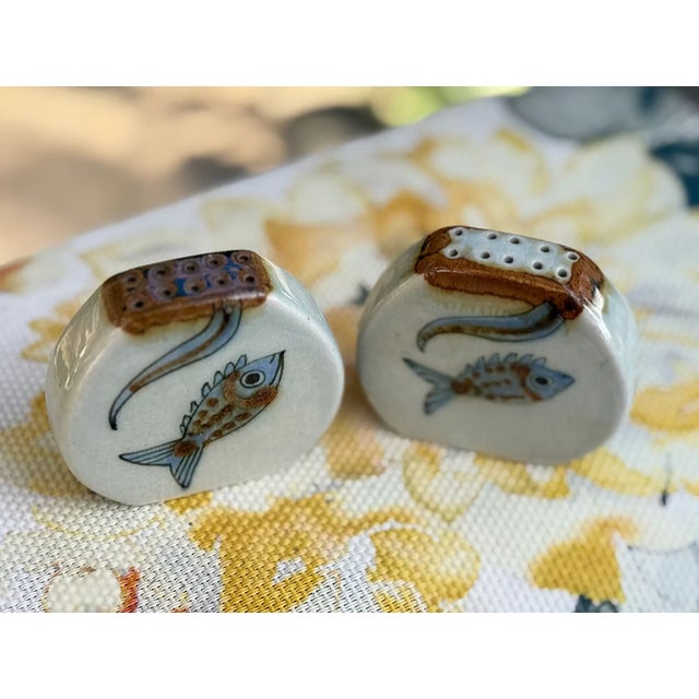 Ceramic 1960s Tonala Folk Art Ceramic Salt & Pepper Shakers For Sale - Image 7 of 8