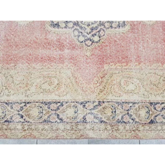 Art Deco 1960s Oversize Madalion Vintage Area Rug For Sale - Image 3 of 9