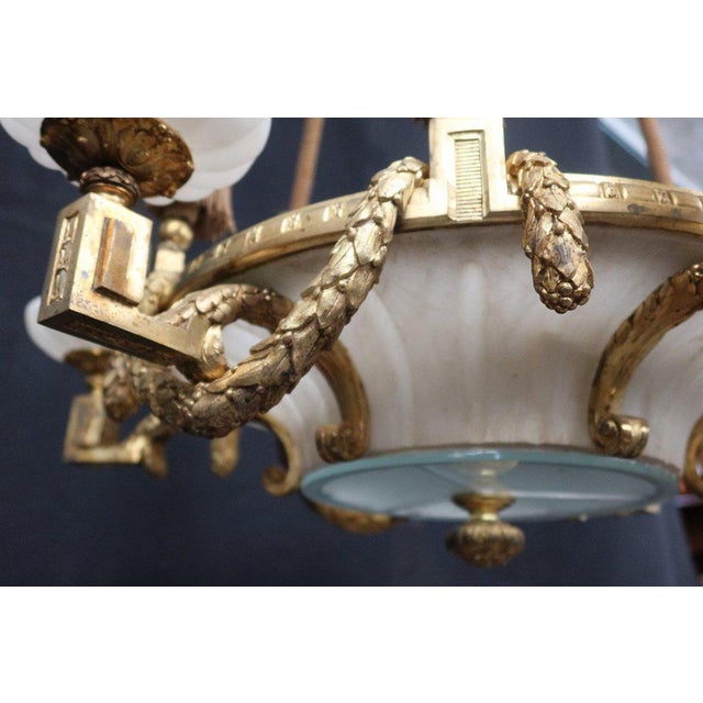 Large Chandelier in Gilded Bronze and Alabaster For Sale - Image 5 of 13