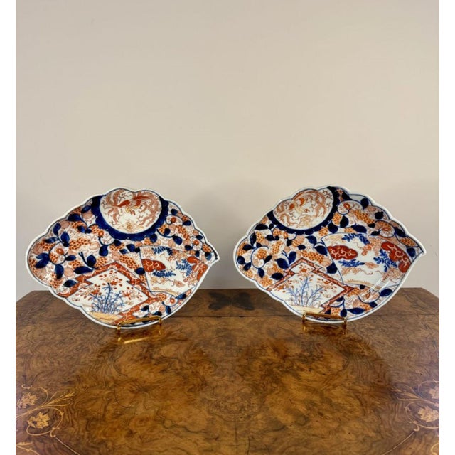 Japanese Imari Shaped Plates, 1900s, Set of 2 For Sale - Image 6 of 6