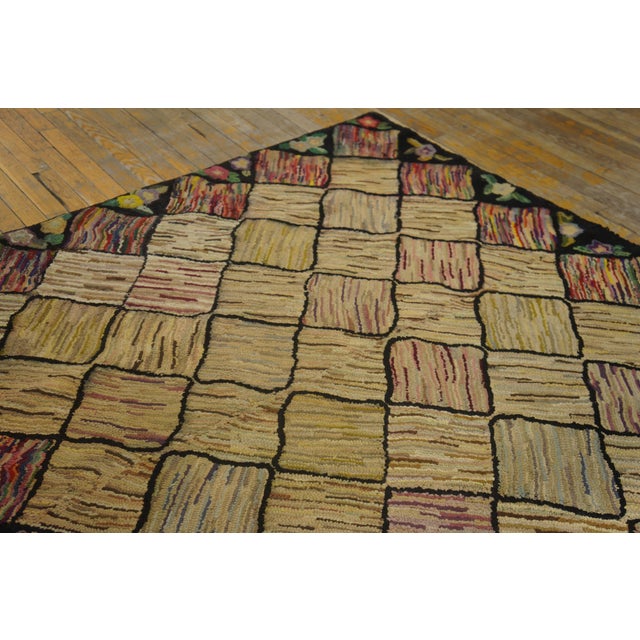 Early 20th Century 1920s Ivory Diamond Folk Art Antique American Hooked Rug 5'10"x 9'3" Handknotted Wool Carpet For Sale - Image 5 of 6