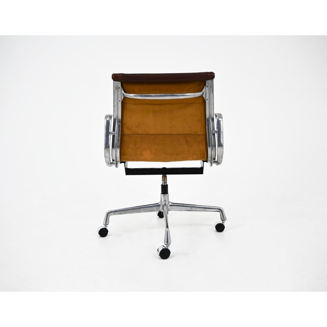 1970s Leather Soft Pad Chair attributed to Charles and Ray Eames for Herman Miller, 1970s For Sale - Image 5 of 13