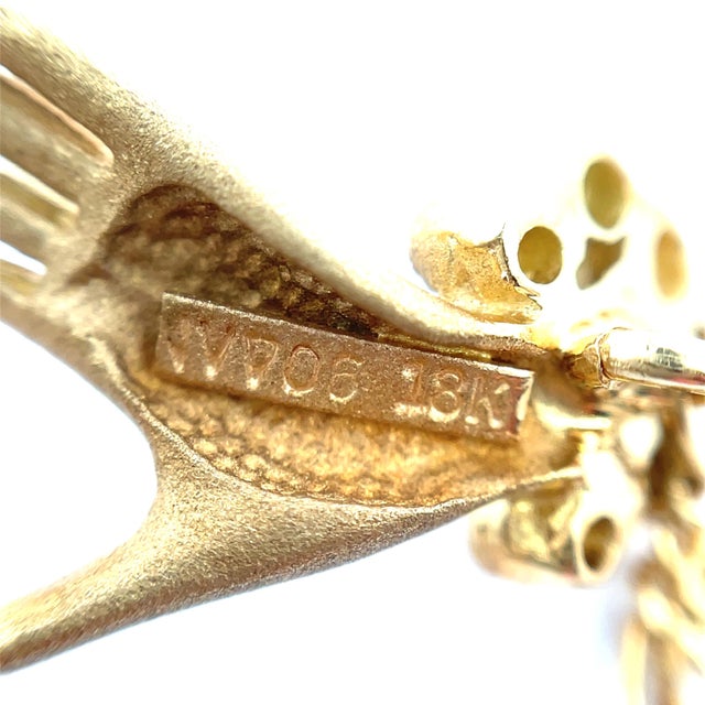 18k Yellow Gold Diamond Hands Holding Pearl Pendant Necklace For Sale - Image 9 of 9