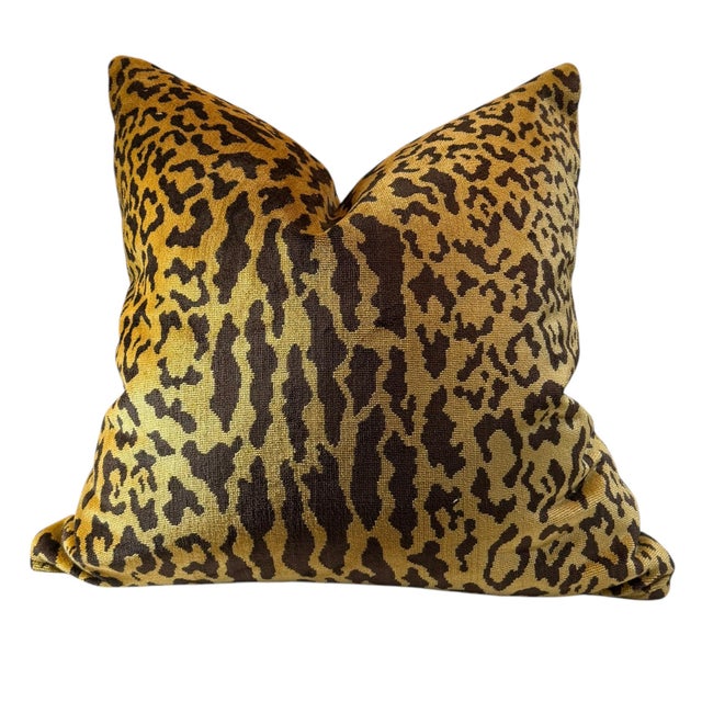 An exceptional pair of Scalamandré leopard velvet pillows in a luxurious silk and cotton blend. The iconic Scalamandré...