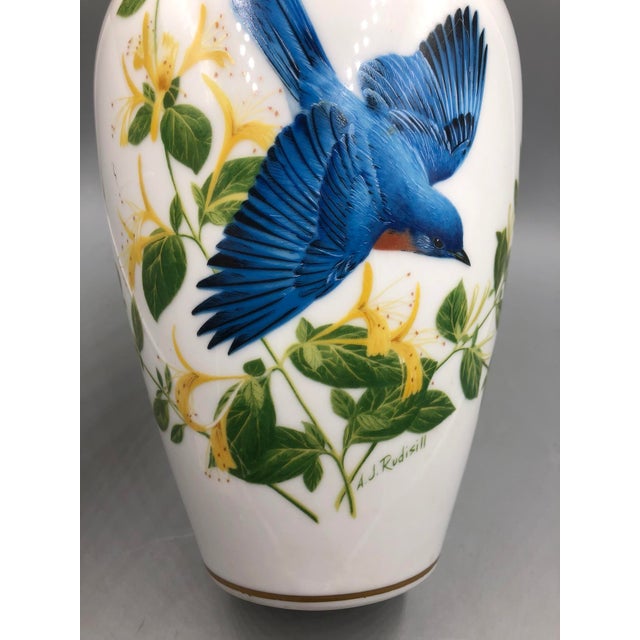 The Bluebirds of Summer Vase in Porcelain by A.J. Rudisill, 1985 For Sale - Image 3 of 15