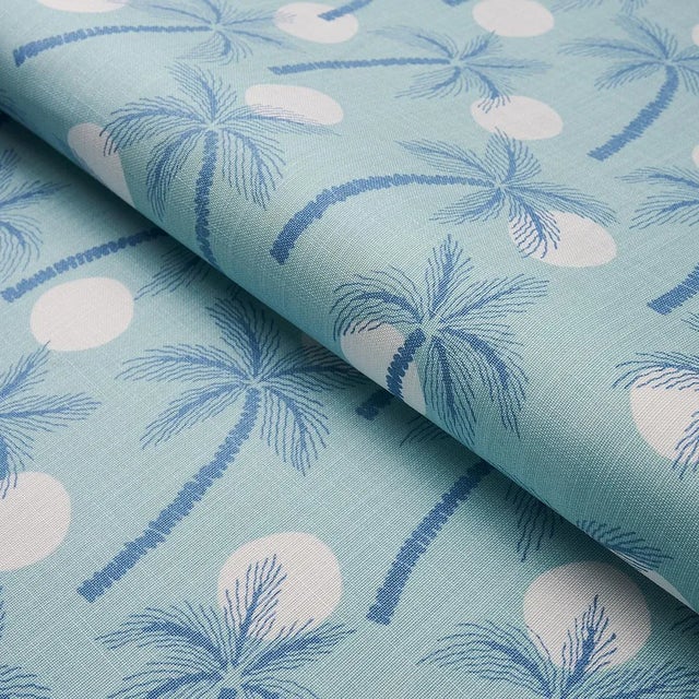 Schumacher Sample - Schumacher Clarabella Palm Indoor/Outdoor Fabric in Pool For Sale - Image 4 of 5