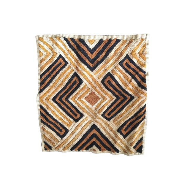 Textile African Kuba Kasai Velvet Raffia Textile Zaire 25 "By 22.25" For Sale - Image 7 of 7