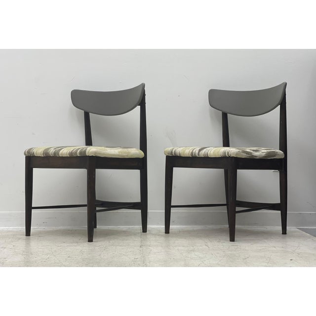 Wood Vintage Mid Century Modern Modern Chairs- Set of 2 For Sale - Image 7 of 7