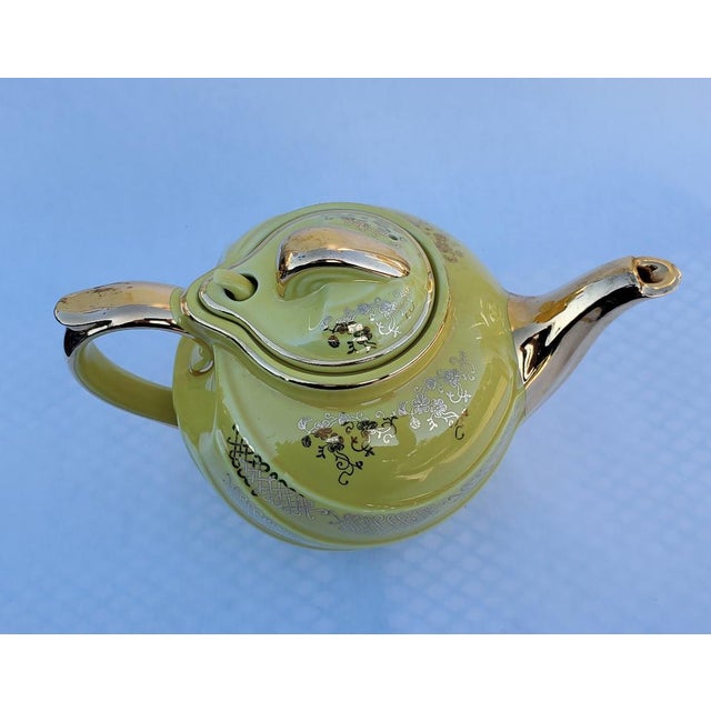 Hall Ceramics 1960s Canary Yellow Teapot With 24k Gold Gilding "Made in u.s.a" by Hall Ceramics For Sale - Image 4 of 17