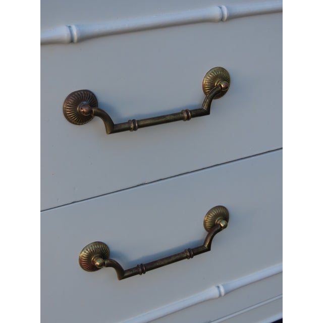 Cream Thomasville Hollywood Regency Faux Bamboo Nightstands Bedside Tables a Pair 6644 For Sale - Image 8 of 18