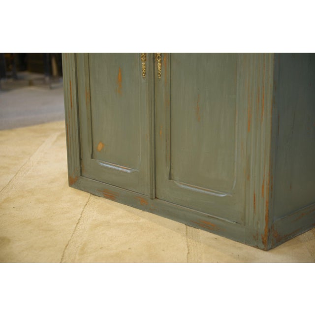 Mid-Century Modern 2-Body Buffet in Patinated Elm, 1940s For Sale - Image 3 of 11