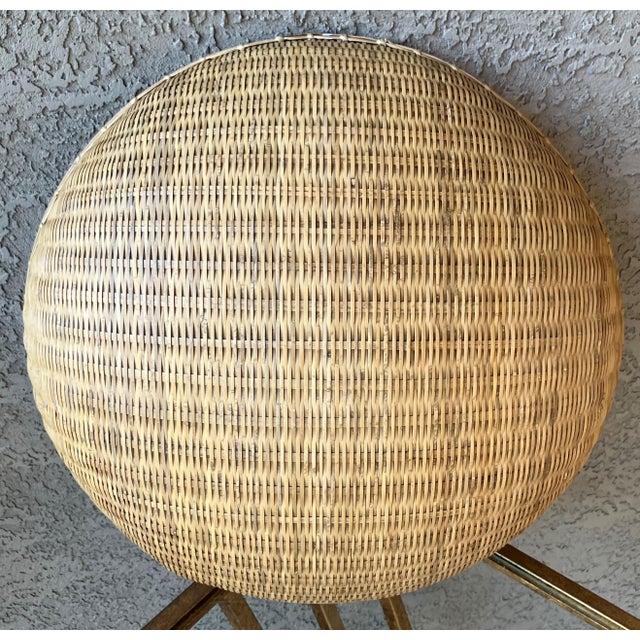Late 20th-Century Nicely-Sized Contemporary Winnowing-Style Handwoven Bamboo Basket For Sale In Austin - Image 6 of 17