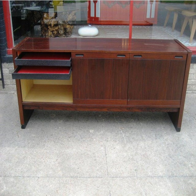 1960s Vintage Mid-Century Modern Dyrlund Rosewood Credenza For Sale In Houston - Image 6 of 9