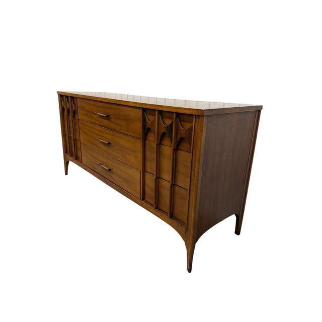 Mid-Century Modern Mid-Century Modern Kent Coffey Perspecta 9-Drawer Walnut Dresser For Sale - Image 3 of 14