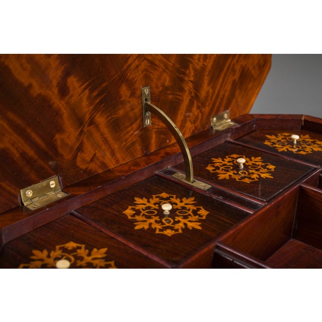 Biedermeier Sewing Worktable in Mahogany, 1850 For Sale - Image 10 of 17