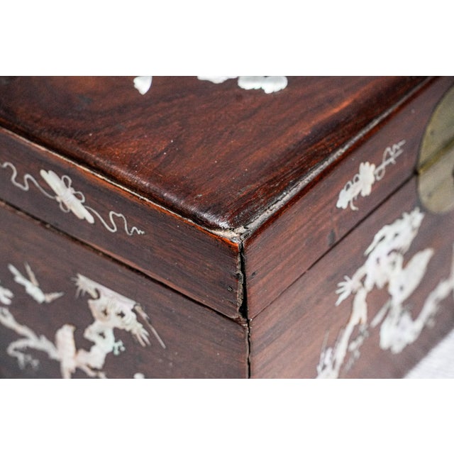 Nice 19th-Century Antique Chinese Mother of Pearl Inlay Wood Box Asian China For Sale - Image 11 of 16