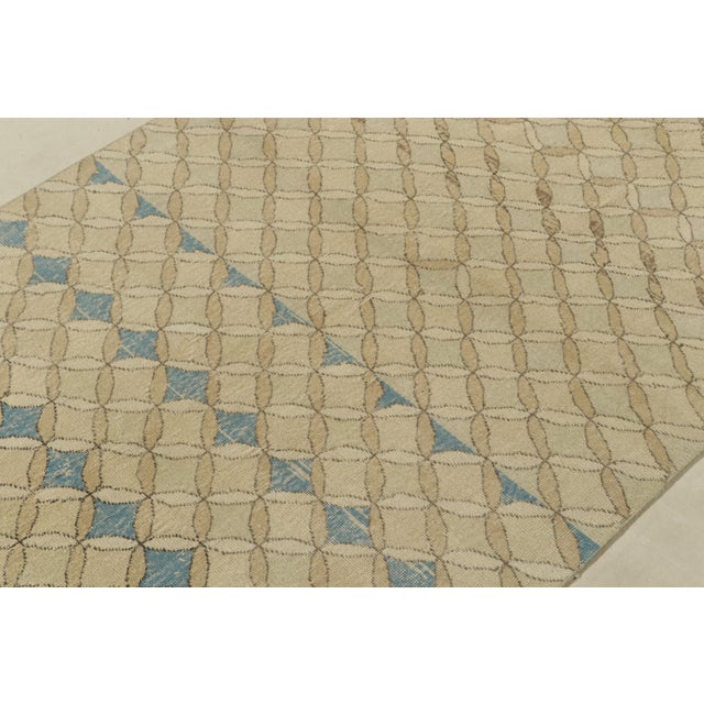Rug & Kilim 1960s Vintage Distressed Zeki Muren Rug in Beige-Brown, Blue Trellis Pattern For Sale - Image 4 of 8