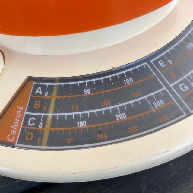Cream Space Age Orange Flying Saucer Mechanical Kitchen Scale with Calorie Counter from Vipo, 1970s For Sale - Image 8 of 10