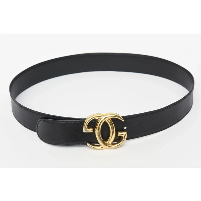 Modern Vintage Gucci Logo Wide Black Leather Belt With Gold Plated Gg's, 1980's For Sale - Image 3 of 10