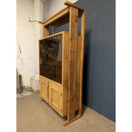 Display Cabinet from DLG Maison Regain, in Very Good conditions. Designed before 1890
